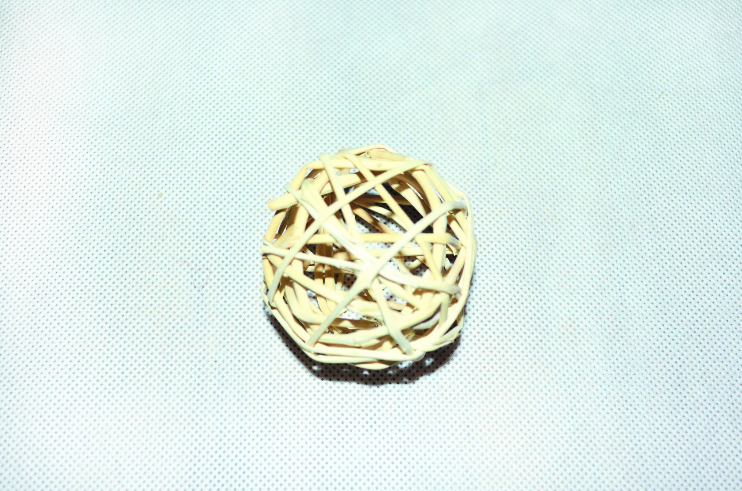 Lata Ball gebleicht 100 Stk 4cm, 6 cm, 8 cm (1)